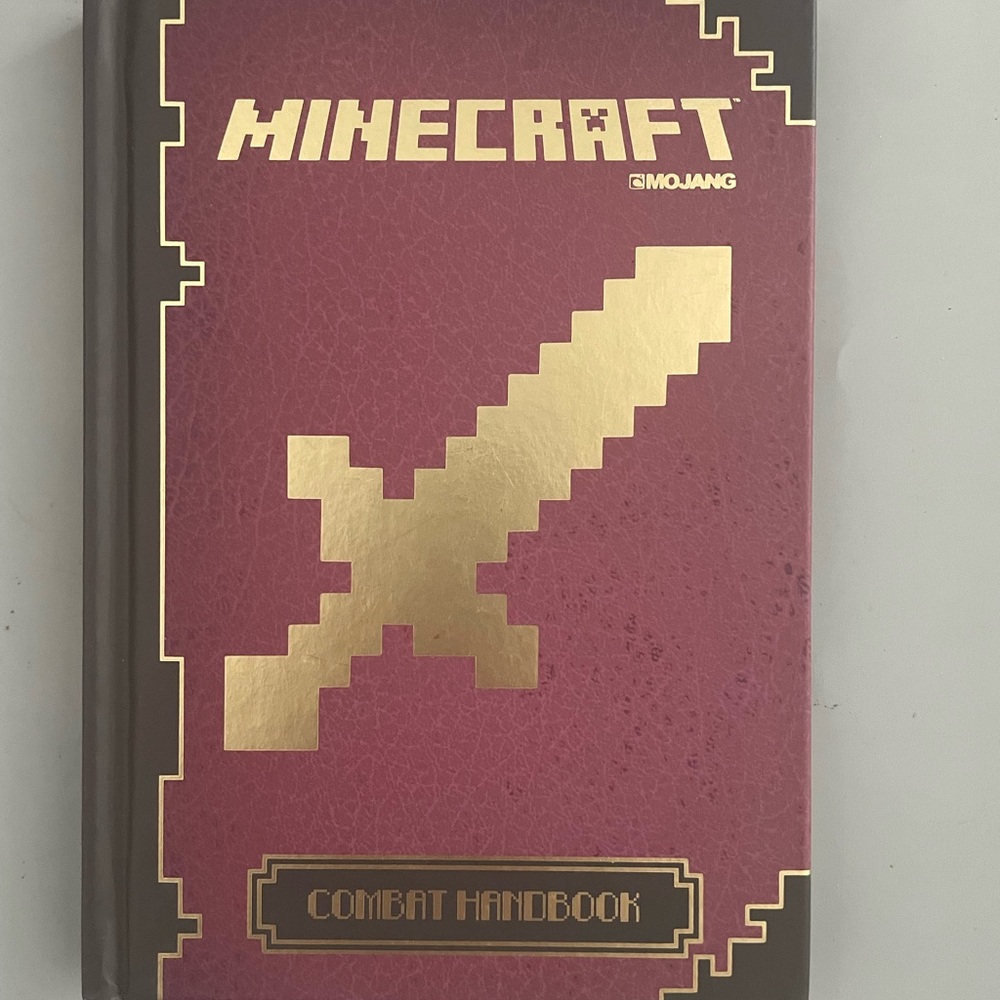 Minecraft Guide Book Set - Hardcover Handbooks Minecraft - Picture 4 of 9